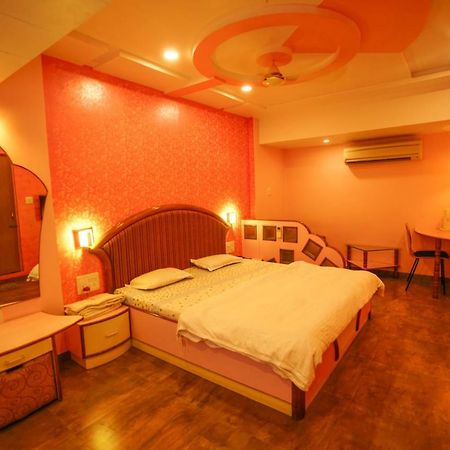 Hotel Ashiana Jāmnagar エクステリア 写真