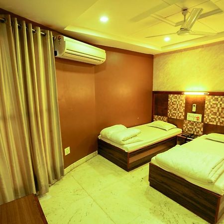 Hotel Ashiana Jāmnagar エクステリア 写真