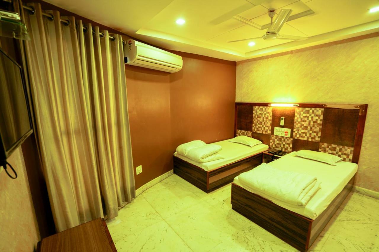 Hotel Ashiana Jāmnagar エクステリア 写真